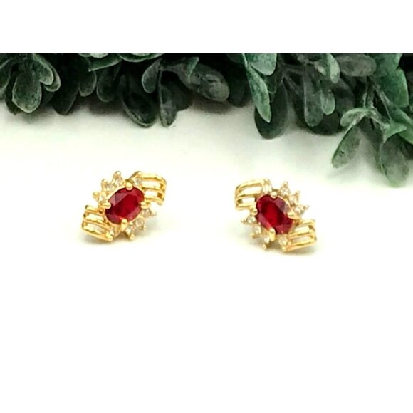 Vintage Gold-tone Red Rhinestone and clear rhinestones Oval Stud Earrings - Picture 1 of 9